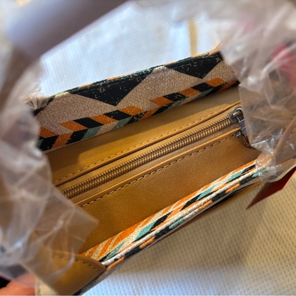 NWT MONTANA WEST purse - Picture 5 of 13
